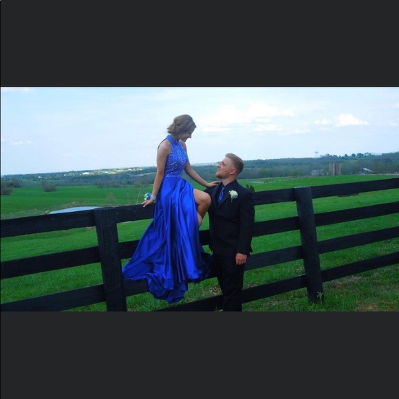 Royal blue Sherri Hill gown 0 - Picture 3 of 5